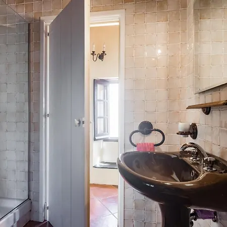 아파트 Nearby 5 Terre Lovely Mansarda